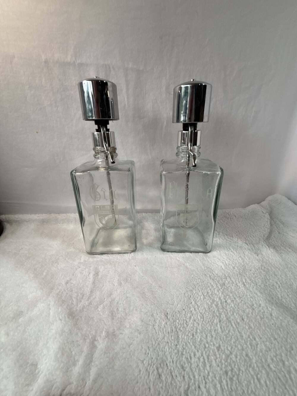 Vintage Ducks Unlimited Etched Glass Liquor Pump Decanter Set Gin & Vodka